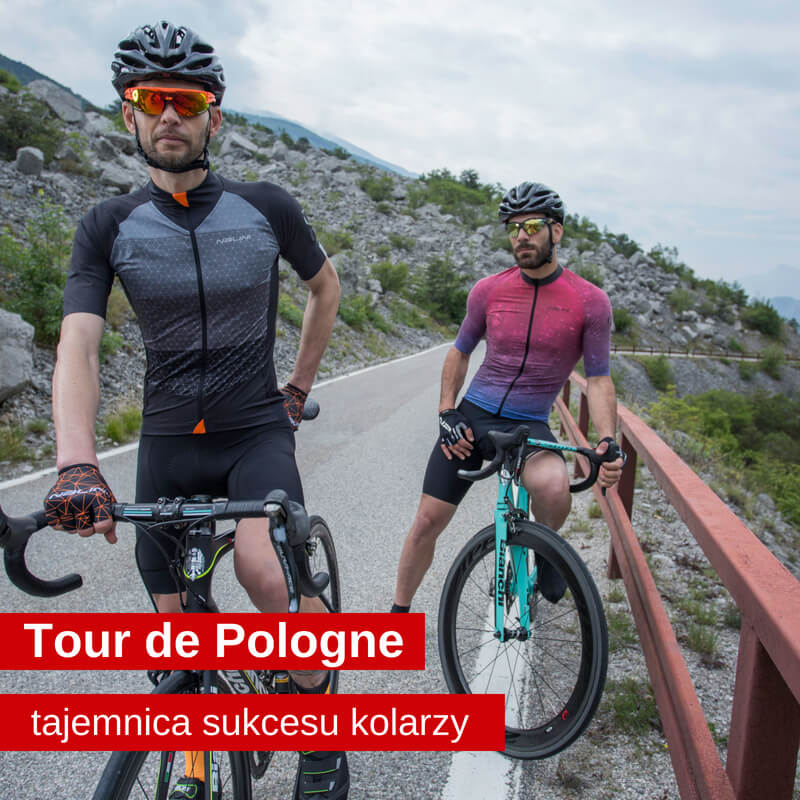 Kolarze korzystają z najlepszej odzieży od sponsora. 