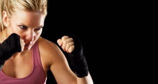 Krav Maga jest jednym z najlepszych systemów samobrony na świecie. To doskonałe rozwiązanie dla Pań, które szybko chcą się nauczyć jak być bezpieczną i radzić sobie w stresowych sytuacjach.