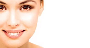 Często zapominamy o odpowiednim nawilżeniu skóry, to poważny błąd! Regularnie nakładana maseczka, pozwoli nam ją utrzymać w odpowiedniej formie.