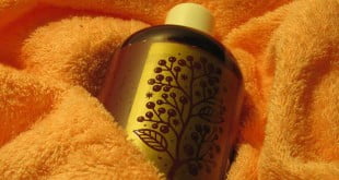 Warto poświęcić więcej czasu i przygtować naturalne maski do włosów - Twój organizm z pewnością Ci za to podziękuje.