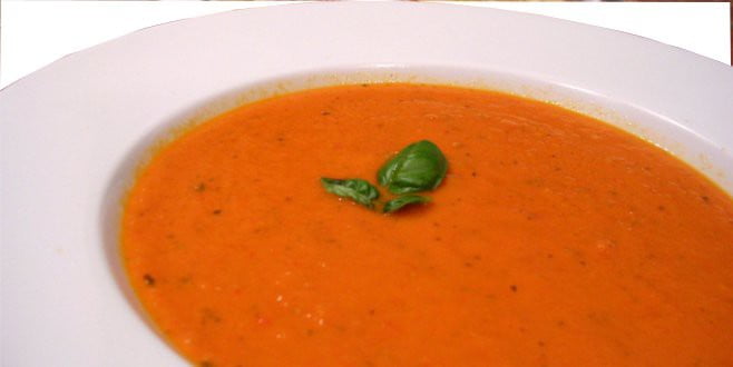 Skłądniki na Minestrone znajdziesz w każdym polskim sklepie. Zupa ma unikalny smak, który z całą pewnością Ci przypadnie do gustu.