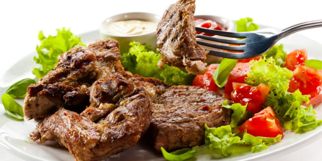 Możesz użyć mięsa wołowego lub wieprzowego.