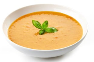 Zupa marchewkowa zawiera mnóstwo witaminy A.