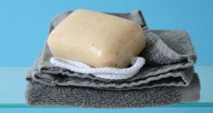 Choć nieco zapomniane - szare mydło może być podpodstaowym kosmetykiem w Twoim domu.