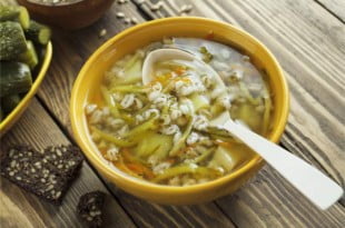 Jarska zupa ogórkowa z koperkiem- przepis