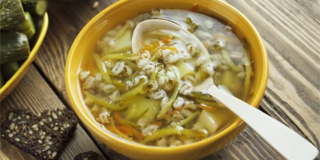 Jarska zupa ogórkowa z koperkiem- przepis