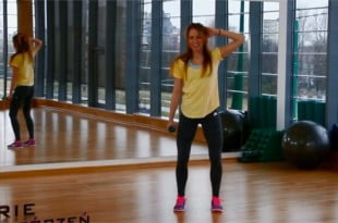 Prosty zestaw trzech ćwiczeń na smukła talię osy i wyszczuplenie boczków.