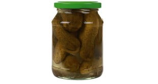 Ogórki kiszone - ten przepis przyda się w każdym domu