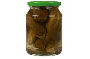 Ogórki kiszone - ten przepis przyda się w każdym domu