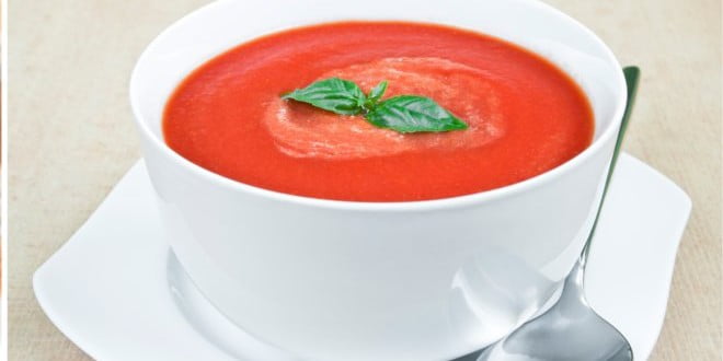 Doskonałe połączenie pomidorów i papryki, które tworzą niezapomniany i pyszny przepis na danie dla całej rodziny.