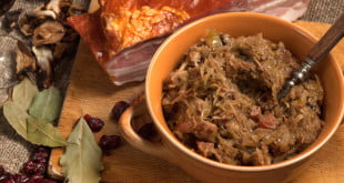 Bigos bogaty jest w witaminy B i E, dzięki czemu dotlenia organizm i poprawia wygląd naszej skóry, włosów czy paznokci