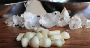 Dzięki temu bardzo szybko obierzesz czosnek!