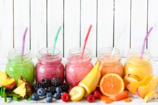 Orzeźwiające smoothie jest bardzo proste w przygotowaniu.