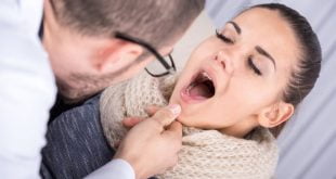 Jakie są najlepsze metody na podrażnione gardło?