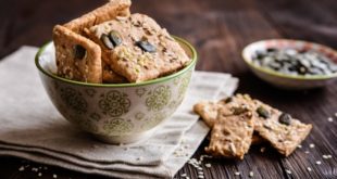 Dzięki konkretnym nasionami owocom zawartym w batonikach są one wysoko energetycznym posiłkiem.