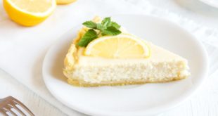 Przepis na ciasto z cytrynowym musem które jest rewelacyjnym uzupełnieniem spotkania przy kawie.