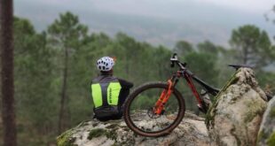 Górski rower to najlepsze rozwiązanie na jazdę w trudnym terenie.