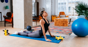 Powody dlaczego lepiej ćwiczyć w domu niż na siłowni.