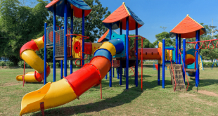 Własny plac zabaw w ogrodzie to gwarancja dobrej zabawy każdego dnia.