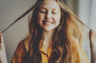 Co to jest toner do włosów? Czym się różni od farby trwałej?