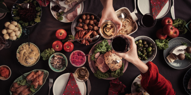 jak zorganizować imprezę ze wszedkim stołem